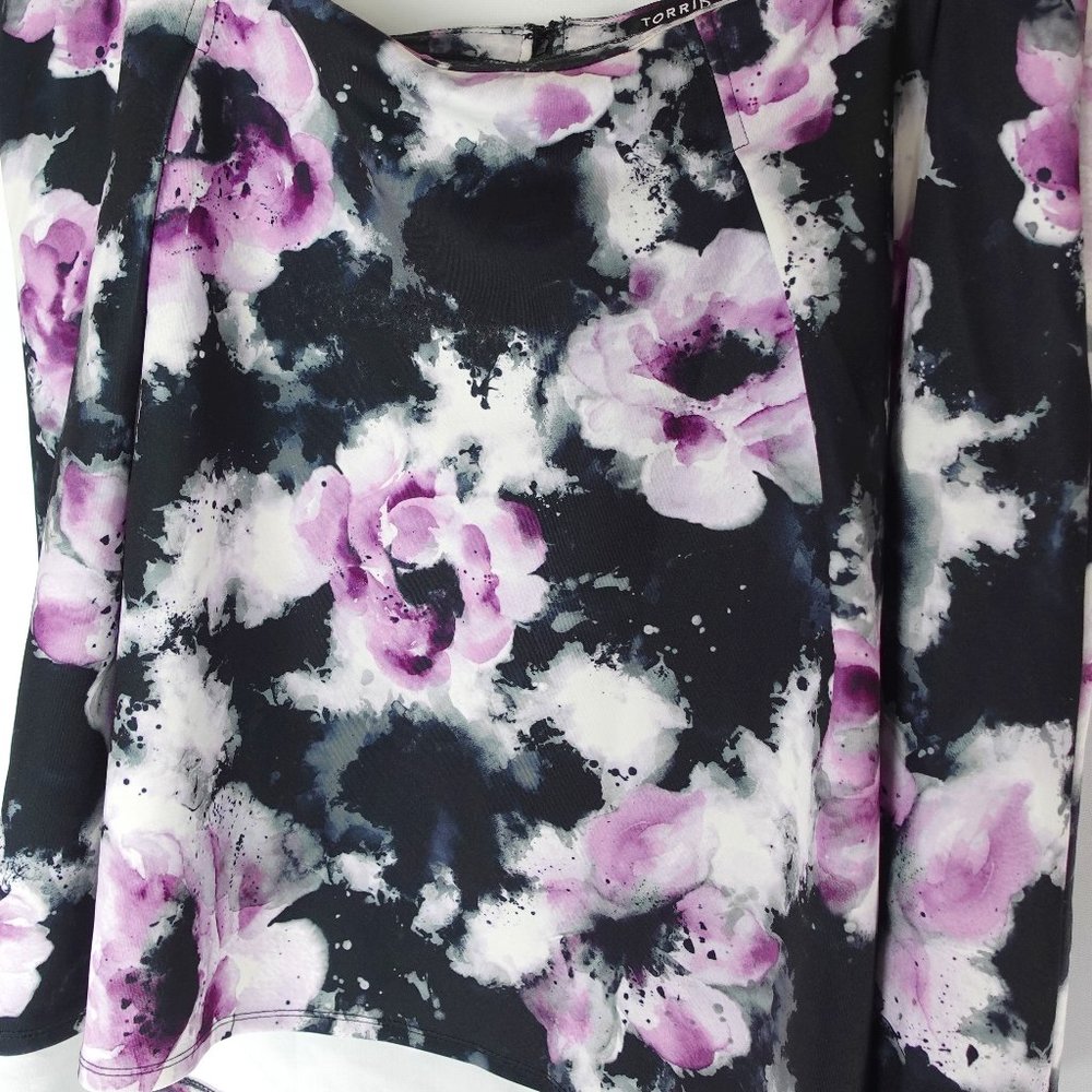 Plus Size Torrid Skater Skirt in pink Floral pattern.